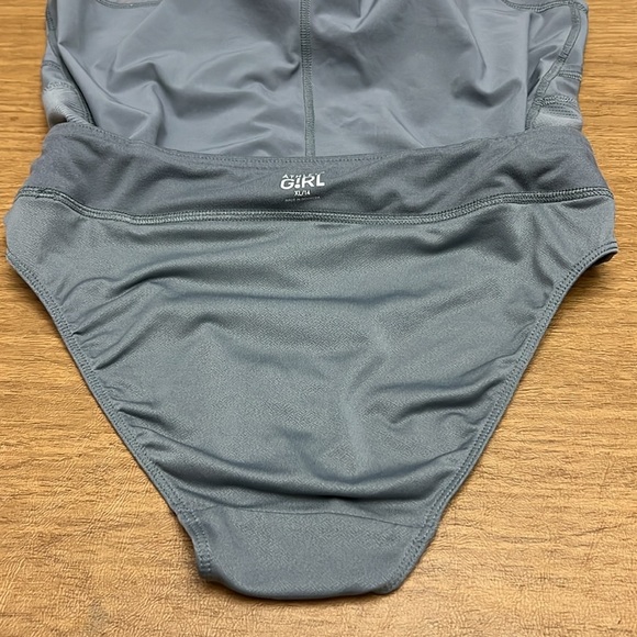 4 for $20 Athleta Girl gray shorts size 14 - Picture 6 of 7